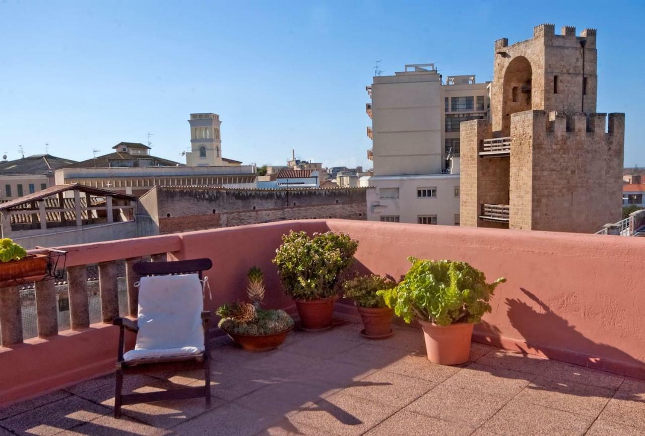דירות אוריסטאנו Attico In Centro Con Vista Della Torre - Cozy Penthouse Facing To The Tower מראה חיצוני תמונה