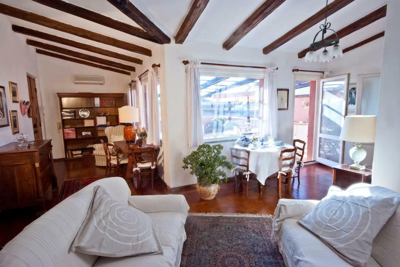 דירות אוריסטאנו Attico In Centro Con Vista Della Torre - Cozy Penthouse Facing To The Tower מראה חיצוני תמונה