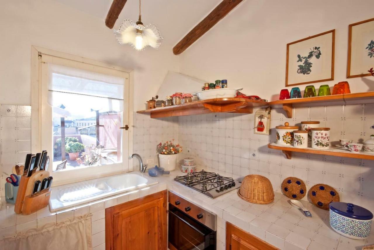 דירות אוריסטאנו Attico In Centro Con Vista Della Torre - Cozy Penthouse Facing To The Tower מראה חיצוני תמונה