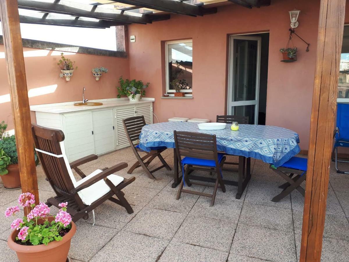דירות אוריסטאנו Attico In Centro Con Vista Della Torre - Cozy Penthouse Facing To The Tower מראה חיצוני תמונה